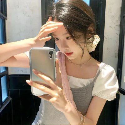 安娜·卡拉曼佐夫